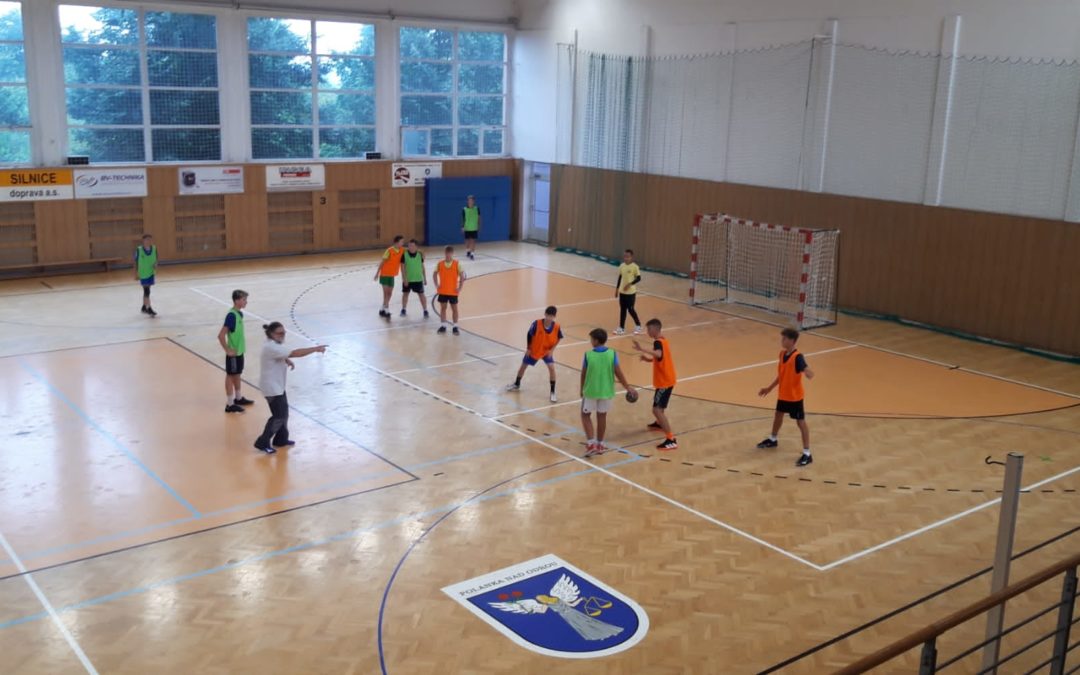 Tým chlapců ladí formu na Handball V4 Cup. Naše největší síla je v gólmanech, říká trenér Mazur