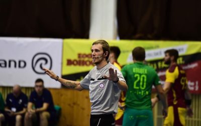 Tady pískám já! Baví mě hledat tenký balanc, říká rozhodčí Pavel Pluhař