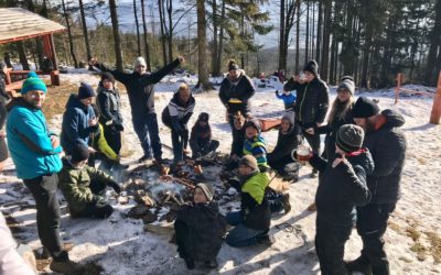 Jan Sobol vzal své svěřence na teambuilding. Karvinští žáci si užili bobovačku i opékání párků na horách
