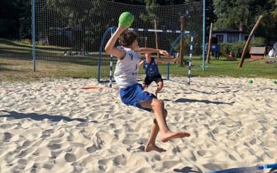 Bělá pod Bezdězem hostila letní beachhandball kemp. Vyrazily na něj i hráčky z našeho kraje